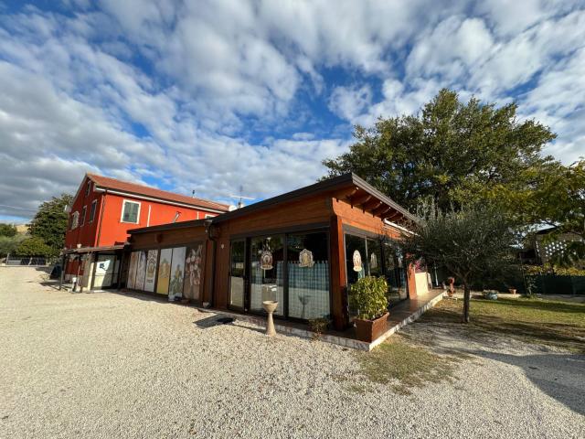 Villa Indipendente in vendita a Marche, Fermo
