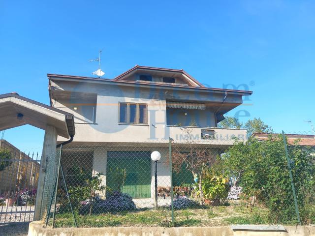 Villa Indipendente in vendita a Unione dei Comuni della Val Vibrata, Sant'omero
