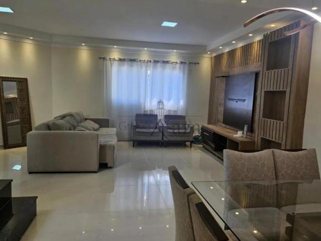 Casa venda em Região Imediata de São José dos Campos, Região Metropolitana do Vale do Paraíba e Litoral Norte
