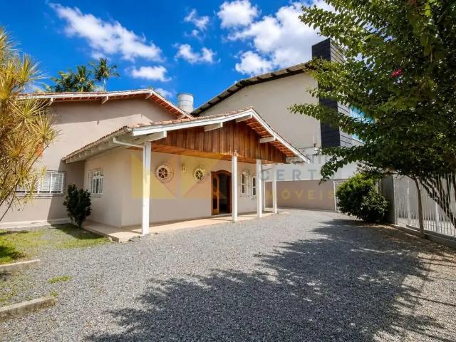 Casa aluguel em Região Geográfica Imediata de Blumenau, Blumenau