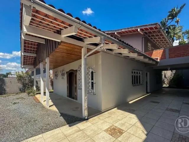 Casa aluguel em Região Geográfica Imediata de Blumenau, Blumenau