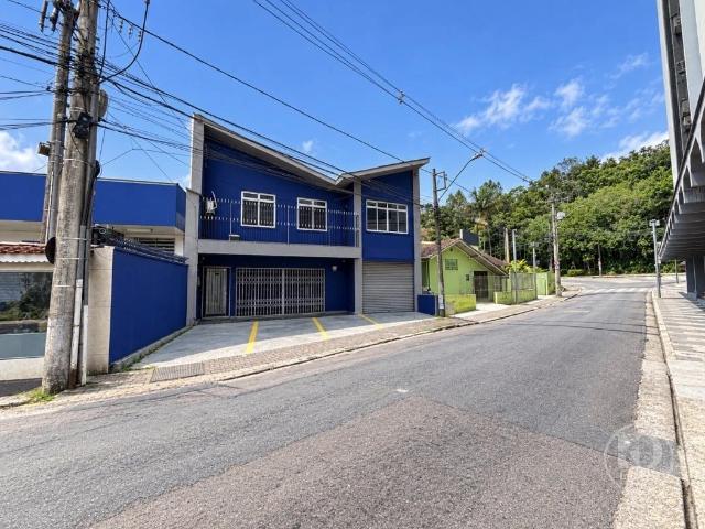 Casa aluguel em Região Geográfica Imediata de Blumenau, Blumenau