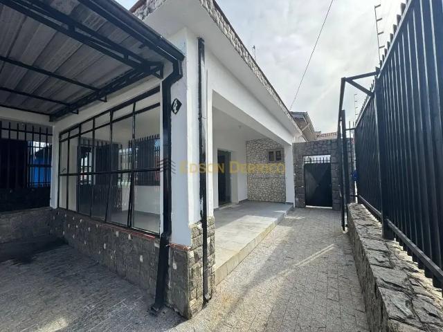 Casa aluguel em Região Imediata de Taubaté-Pindamonhangaba, Região Metropolitana do Vale do Paraíba e Litoral Norte