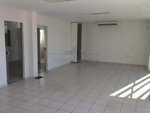 Casa aluguel em Região Imediata de São José dos Campos, Região Metropolitana do Vale do Paraíba e Litoral Norte