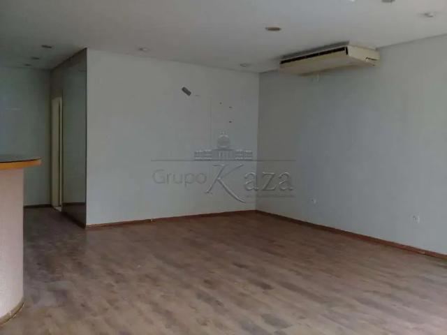 Casa aluguel em Região Imediata de São José dos Campos, Região Metropolitana do Vale do Paraíba e Litoral Norte