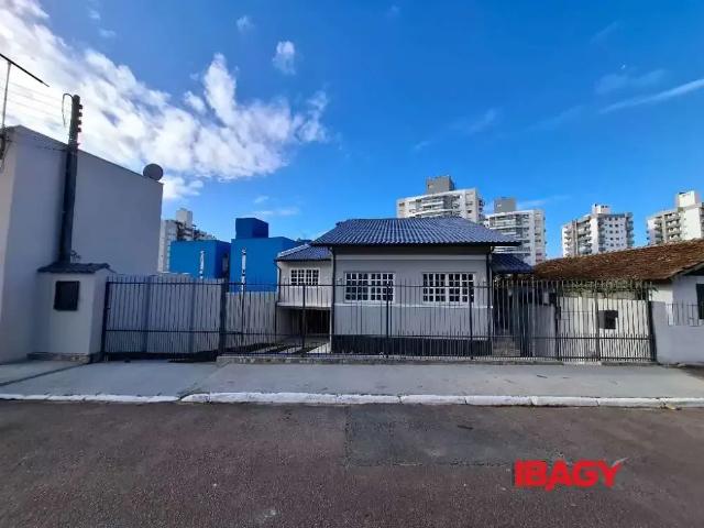 Casa aluguel em Região Geográfica Imediata de Florianópolis, São José