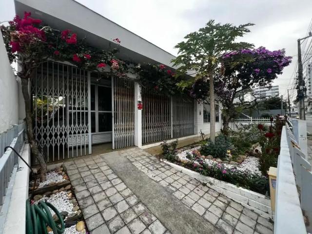 Casa aluguel em Região Geográfica Imediata de Florianópolis, São José