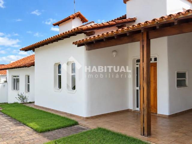 Casa aluguel em Setor Central, Uberlândia
