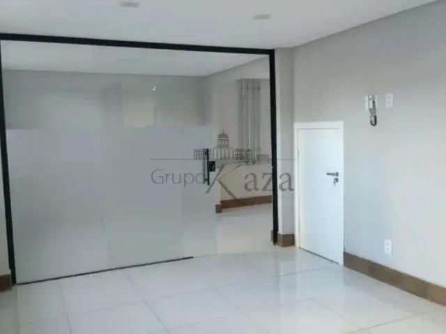 Casa venda em Região Imediata de São José dos Campos, Região Metropolitana do Vale do Paraíba e Litoral Norte
