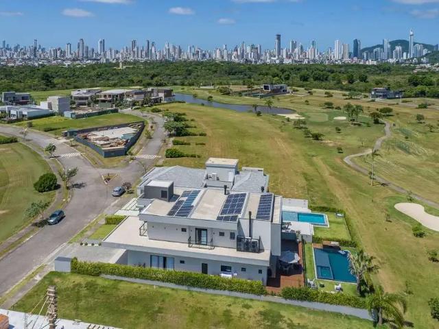 Casa aluguel em Região Geográfica Imediata de Itajaí, Balneario Camboriú