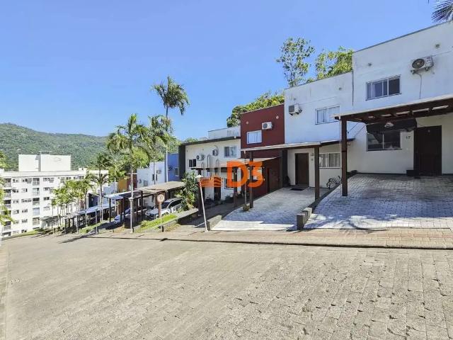 Casa aluguel em Região Geográfica Imediata de Blumenau, Blumenau