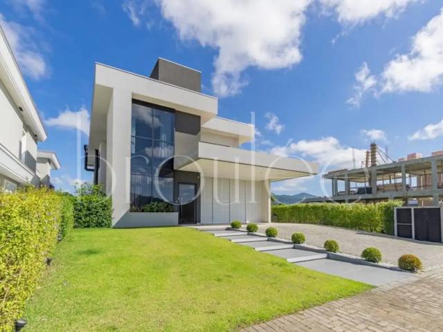 Casa aluguel em Região Geográfica Imediata de Itajaí, Camboriú