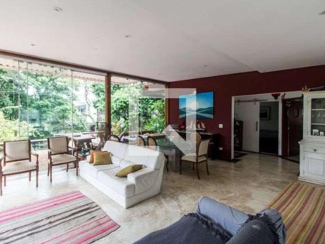 Casa aluguel em Jardim Angélica, Carapicuíba