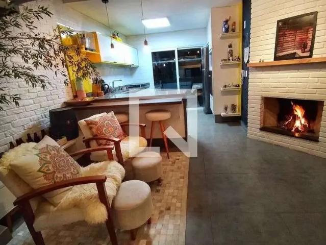 Casa aluguel em Cotia, Chácara Pavoeiro