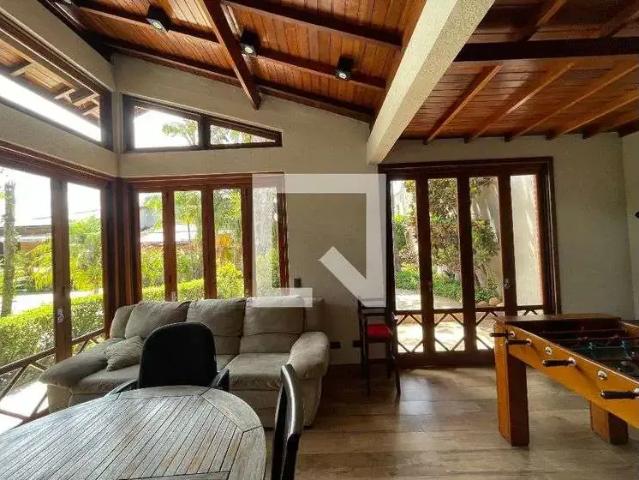 Casa aluguel em Cotia