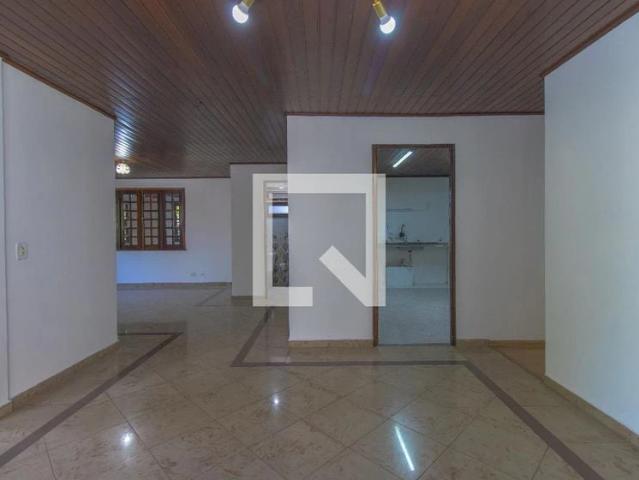Casa aluguel em Cotia