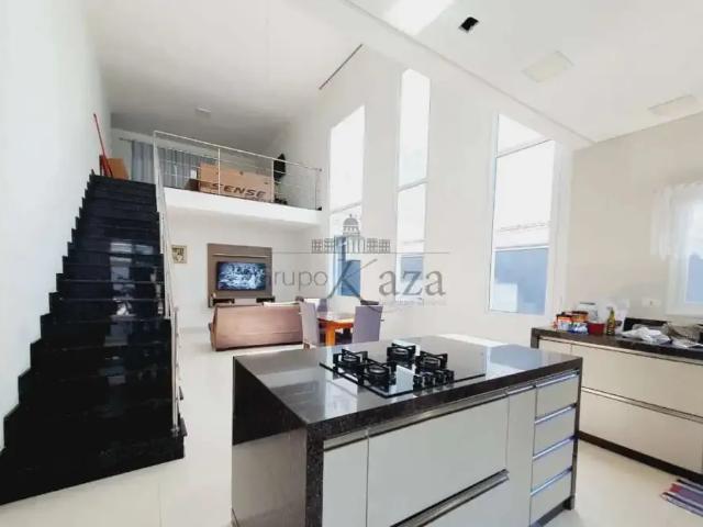 Casa aluguel em Região Imediata de São José dos Campos, Região Metropolitana do Vale do Paraíba e Litoral Norte