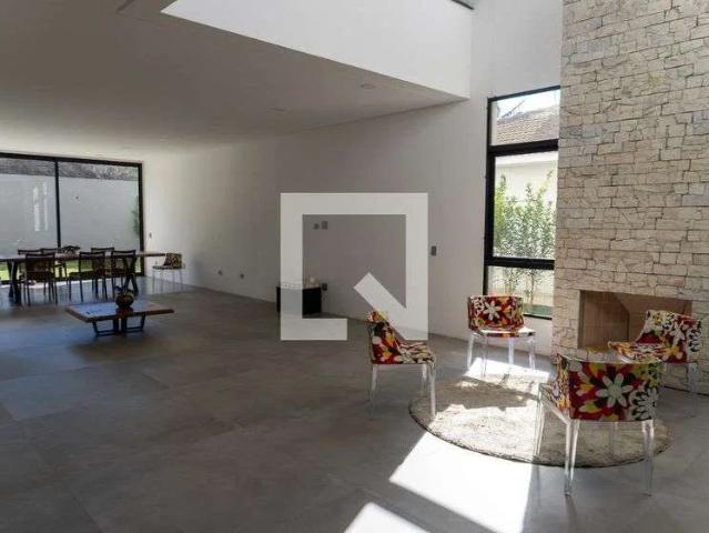 Casa aluguel em Região Imediata de São José dos Campos, Região Metropolitana do Vale do Paraíba e Litoral Norte