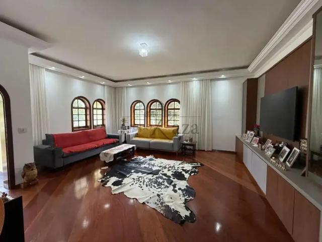 Casa aluguel em Região Imediata de São José dos Campos, Região Metropolitana do Vale do Paraíba e Litoral Norte