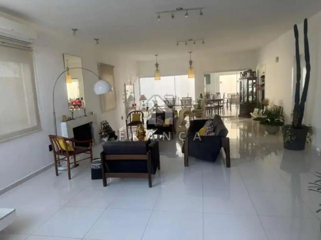 Casa aluguel em Região Imediata de São José dos Campos, Região Metropolitana do Vale do Paraíba e Litoral Norte