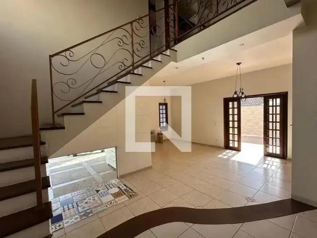 Casa aluguel em Região Imediata de São José dos Campos, Região Metropolitana do Vale do Paraíba e Litoral Norte