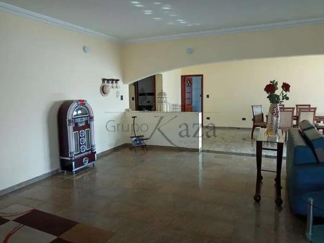 Casa aluguel em Região Imediata de São José dos Campos, Região Metropolitana do Vale do Paraíba e Litoral Norte