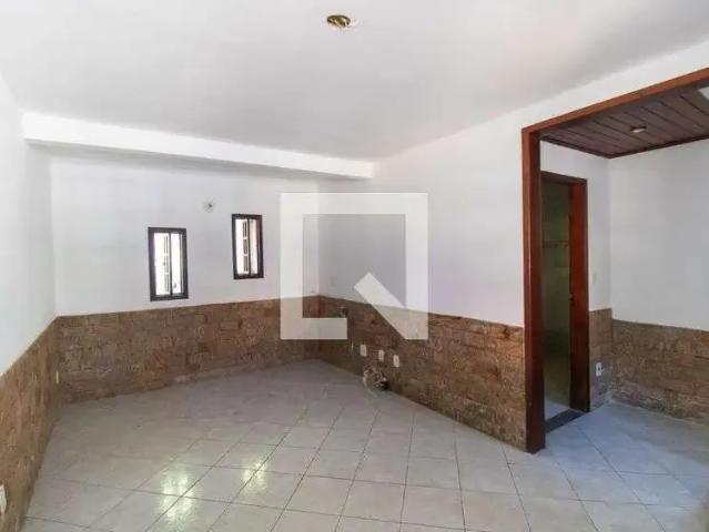 Casa aluguel em Região Geográfica Imediata do Rio de Janeiro, Região Metropolitana do Rio de Janeiro
