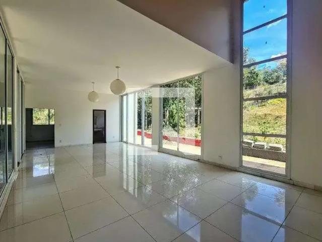 Casa aluguel em Região Geográfica Imediata de Belo Horizonte, Região Metropolitana de Belo Horizonte