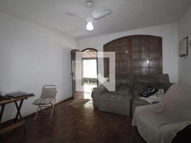 Casa aluguel em Estrada Curipós, nº 310, Rio de Janeiro