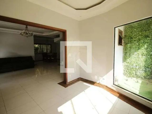 Casa aluguel em Região Geográfica Imediata do Rio de Janeiro, Região Metropolitana do Rio de Janeiro