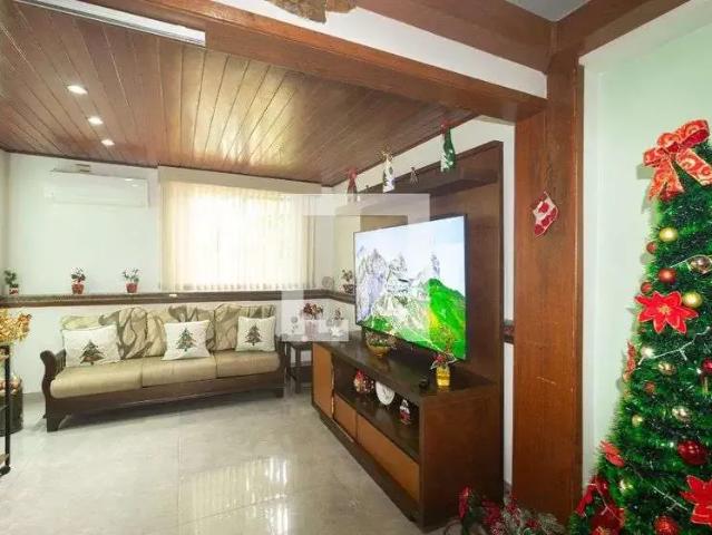 Casa aluguel em Região Geográfica Imediata do Rio de Janeiro, Região Metropolitana do Rio de Janeiro
