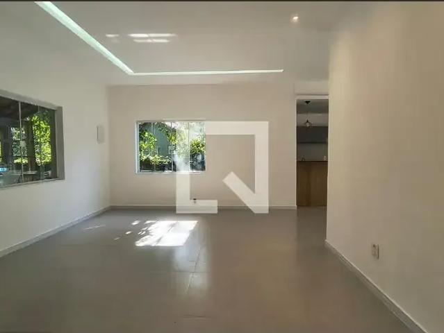 Casa aluguel em Região Geográfica Imediata do Rio de Janeiro, Região Metropolitana do Rio de Janeiro