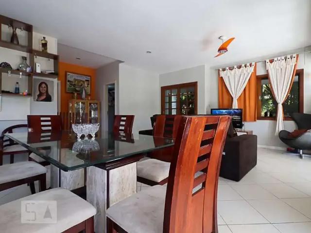Casa aluguel em Região Geográfica Imediata do Rio de Janeiro, Região Metropolitana do Rio de Janeiro