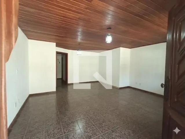 Casa aluguel em Região Geográfica Imediata do Rio de Janeiro, Região Metropolitana do Rio de Janeiro