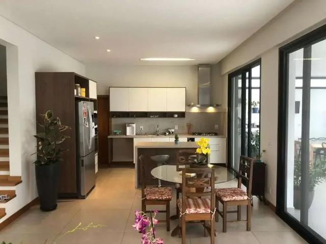 Casa aluguel em Região Imediata de São José dos Campos, Região Metropolitana do Vale do Paraíba e Litoral Norte