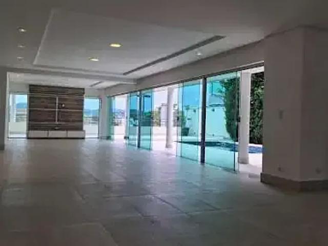 Casa aluguel em Região Imediata de São José dos Campos, Região Metropolitana do Vale do Paraíba e Litoral Norte