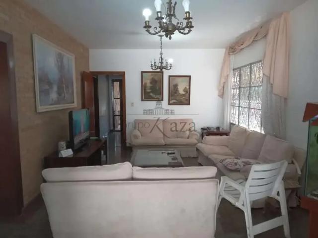 Casa aluguel em Região Imediata de São José dos Campos, Região Metropolitana do Vale do Paraíba e Litoral Norte