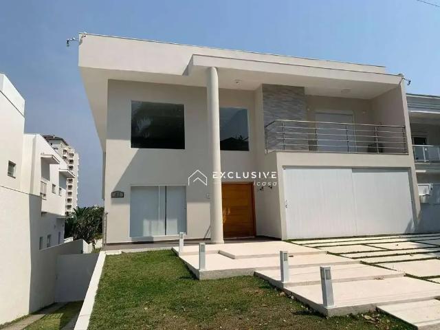 Casa aluguel em Região Imediata de São José dos Campos, Região Metropolitana do Vale do Paraíba e Litoral Norte