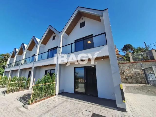 Casa aluguel em Região Geográfica Imediata de Florianópolis, São José