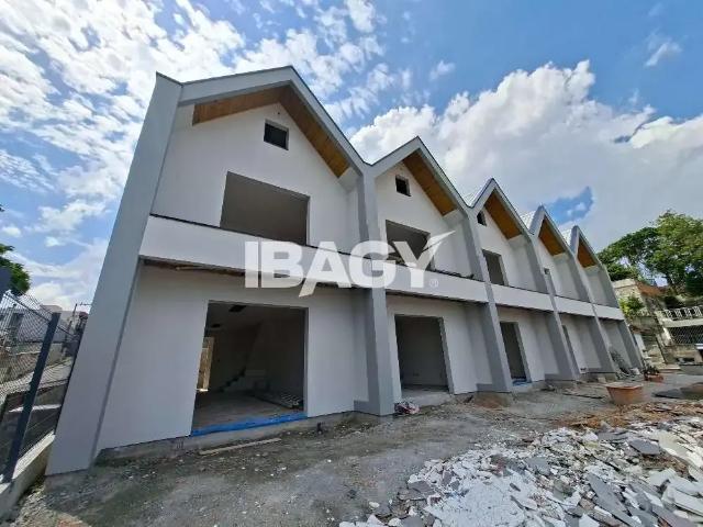Casa aluguel em Região Geográfica Imediata de Florianópolis, São José
