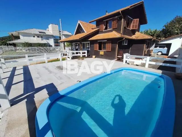 Casa aluguel em Região Geográfica Imediata de Florianópolis, São José