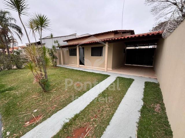 Casa aluguel em Uberlândia, Região Geográfica Intermediária de Uberlândia