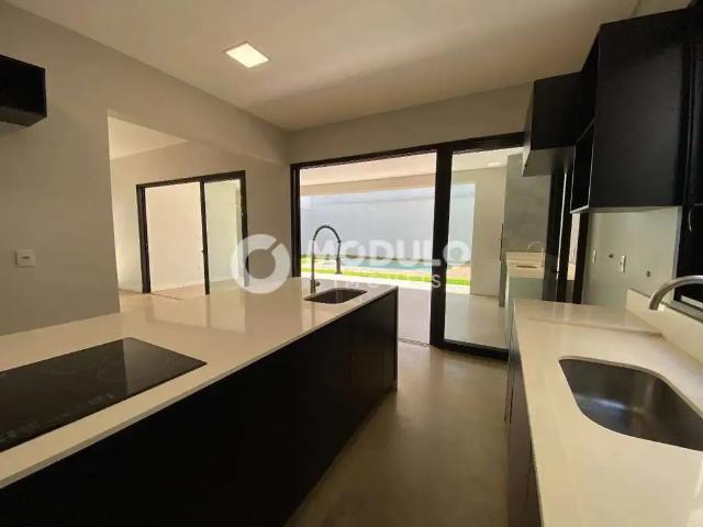 Casa aluguel em Região Geográfica Imediata de Uberlândia, Oliveira Fortes