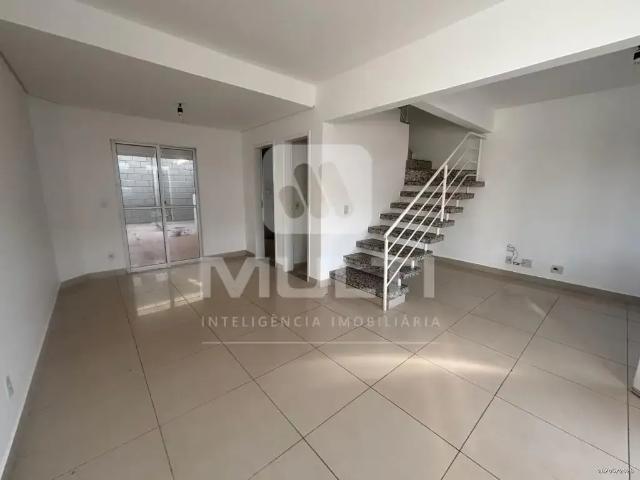 Casa aluguel em Setor Central, Uberlândia