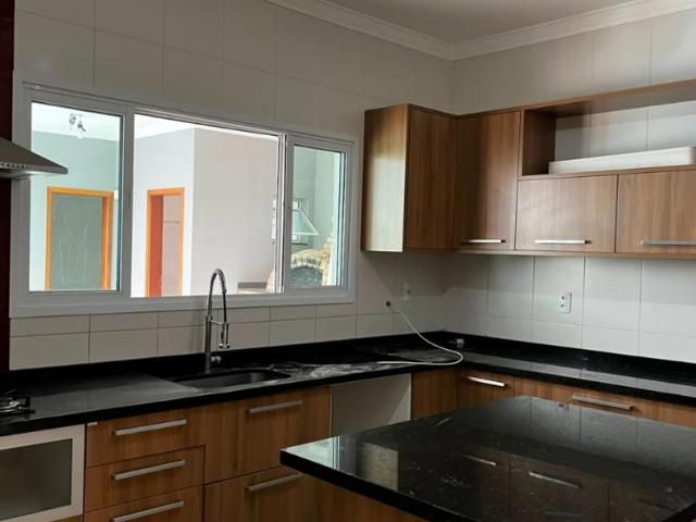 Casa aluguel em Conjunto Habitacional Jardim Serrano, Votorantim