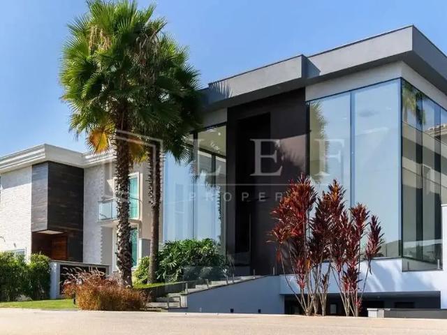 Casa venda em Centro Empresarial Jubran, Barueri