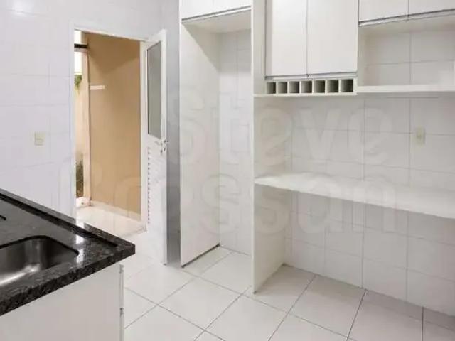 Casa venda em Botucatu, Região Geográfica Intermediária de Bauru