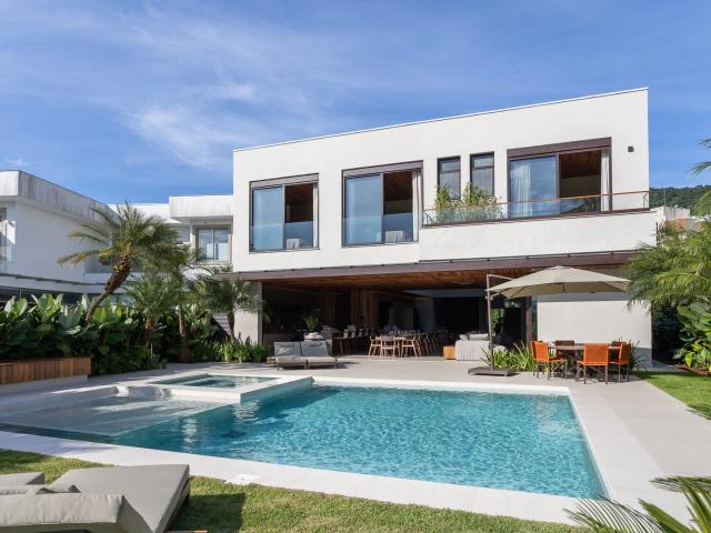 Casa venda em Núcleo Balneário Maria Helena I, Caraguatatuba