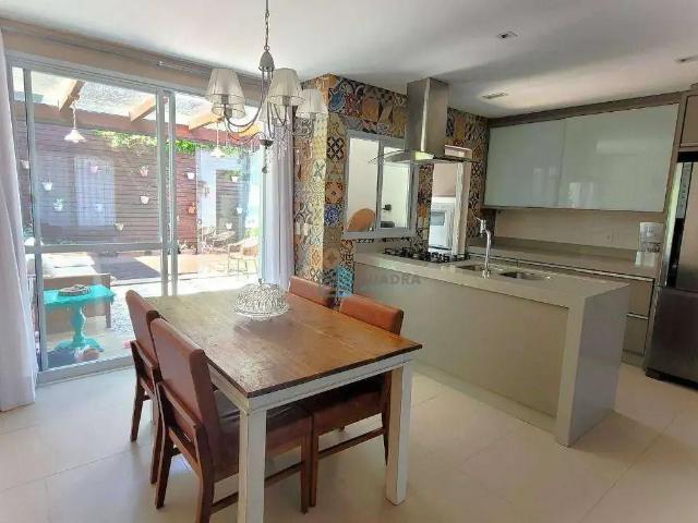 Casa venda em Sambaqui, Florianópolis