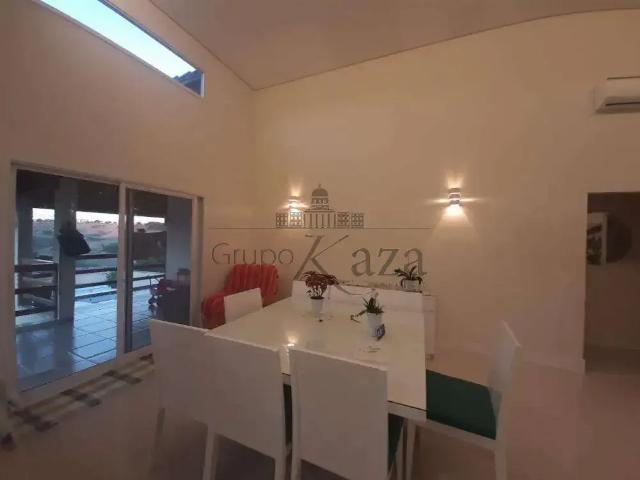 Casa venda em Região Imediata de São José dos Campos, Região Metropolitana do Vale do Paraíba e Litoral Norte